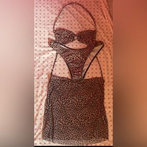 Three piece leopard bikini set